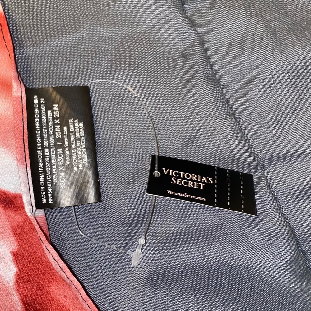 Victoria Secret Scarf - Picture 4 of 4